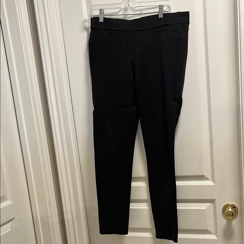 Stylish Black Skinny Pants